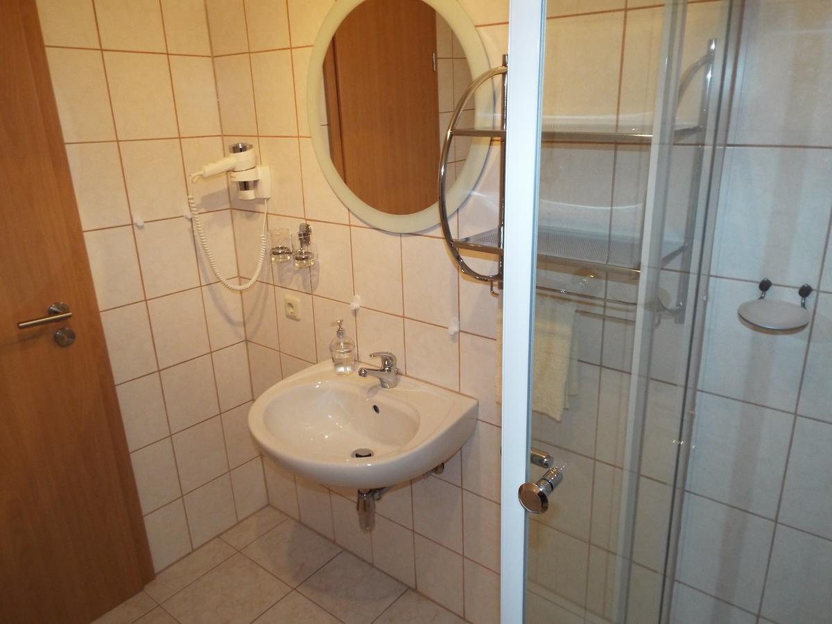 Hotel Garni Zum Reinhardswald Gewissenruh Room photo
